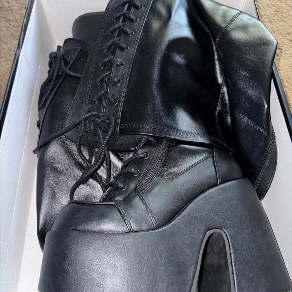 Demonia Black Platform Combat Boots CAMEL-300